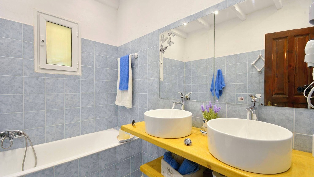 Photo of Bathroom in Chalikounas