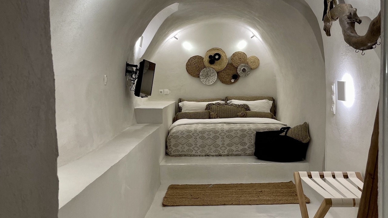 Photo of Bedroom in East Mani