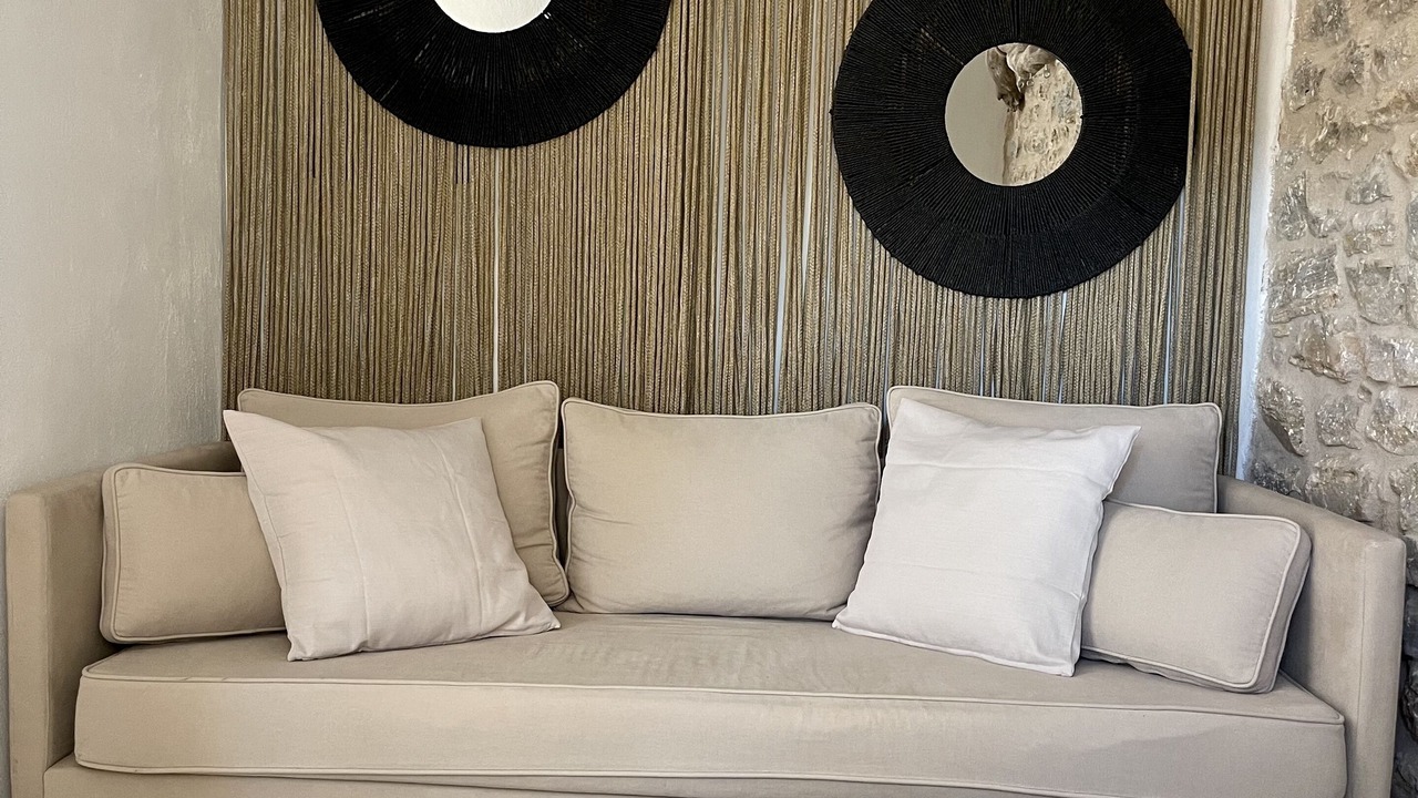 Photo of Livingroom in East Mani