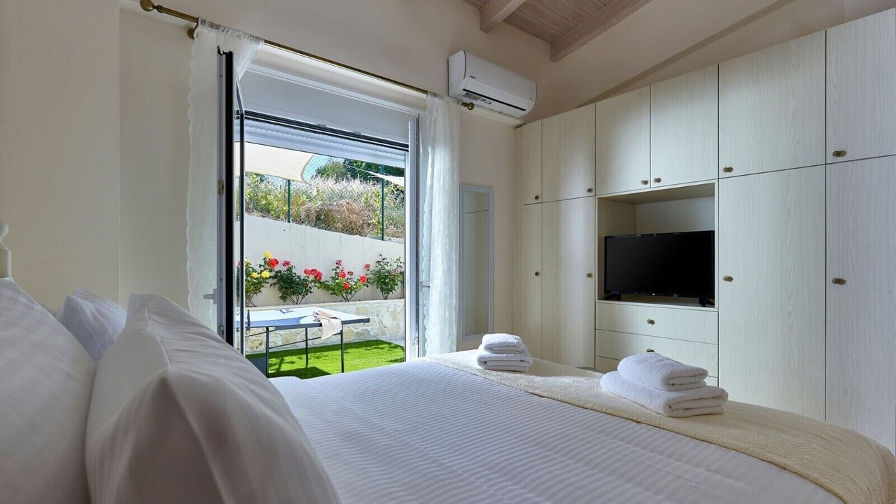 Photo of Bedroom in Voutai