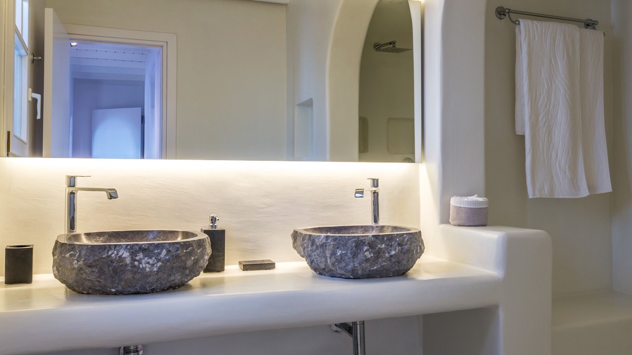 Photo of Bathroom in Tourlos
