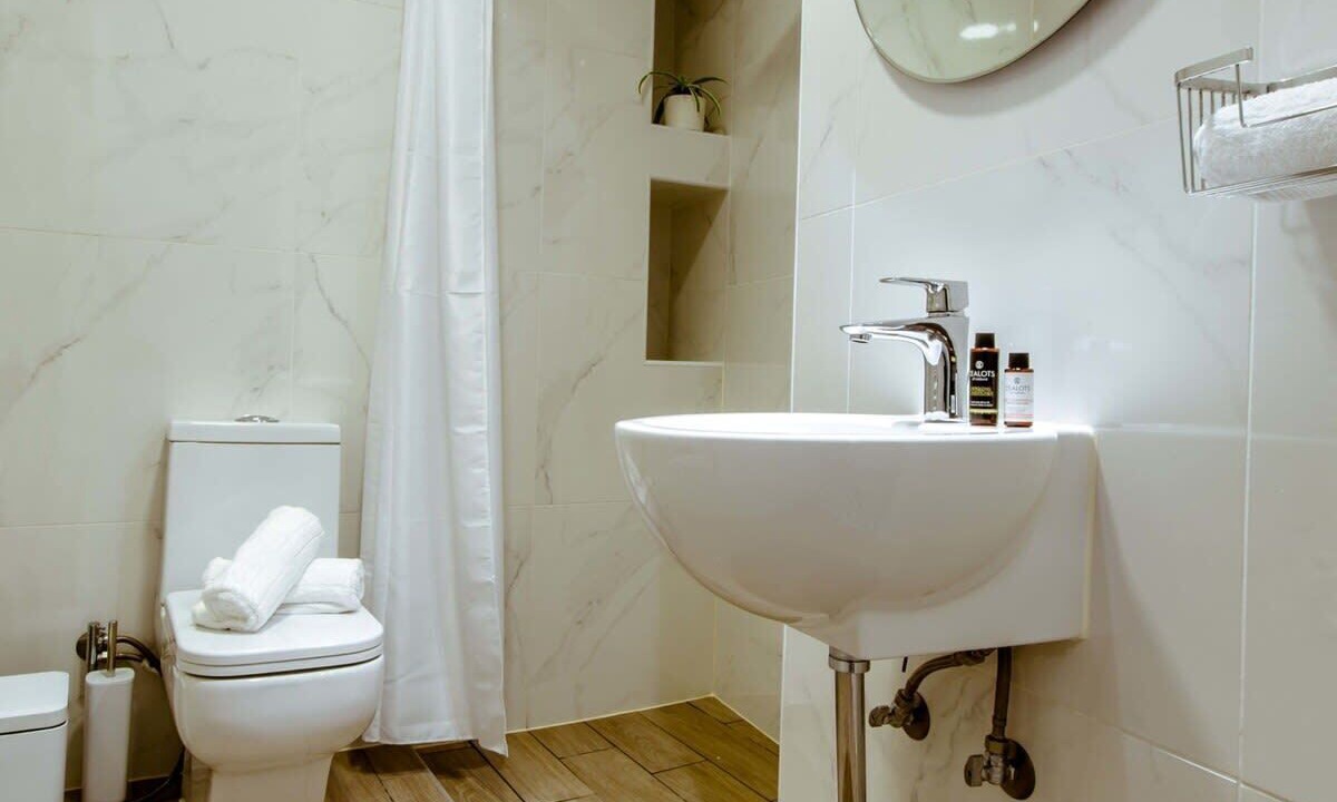 Photo of Bathroom in Platanos