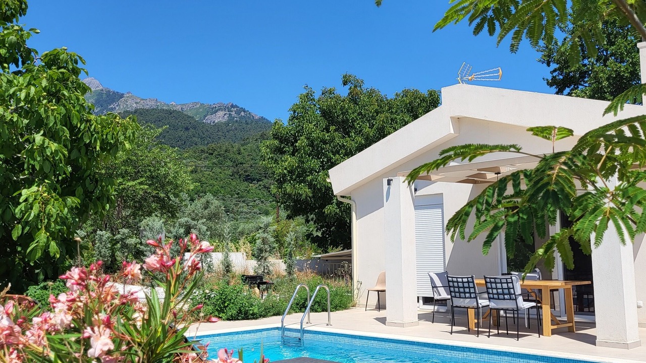 Photo of Outdoor in Golden Beach