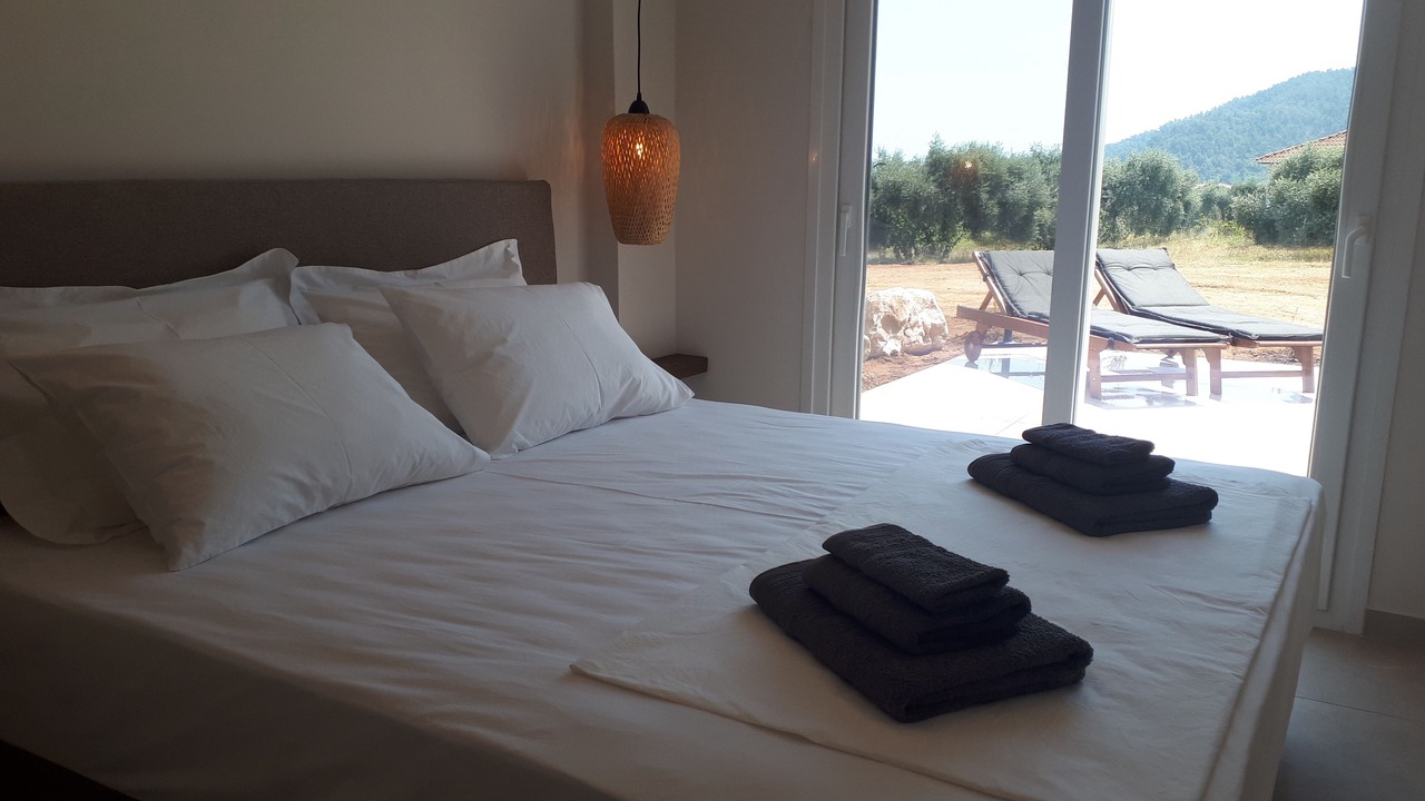 Photo of Bedroom in Golden Beach