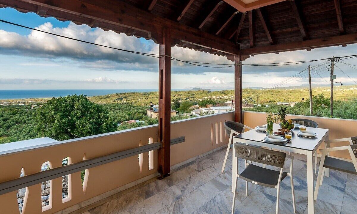 Photo of Patio Balcony in Polemarchi