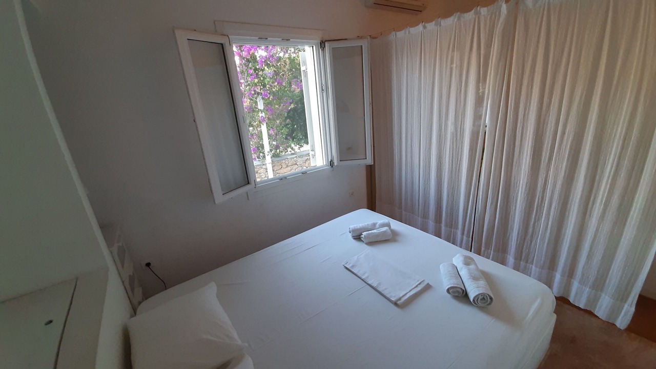 Photo of Bedroom in Vathi