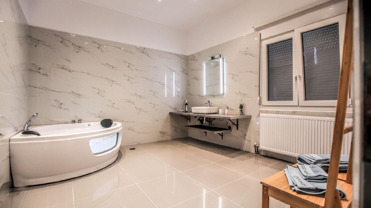 Photo of Bathroom in Kalambaka