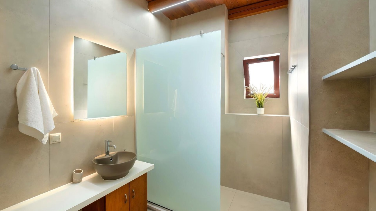 Photo of Bathroom in Mathes