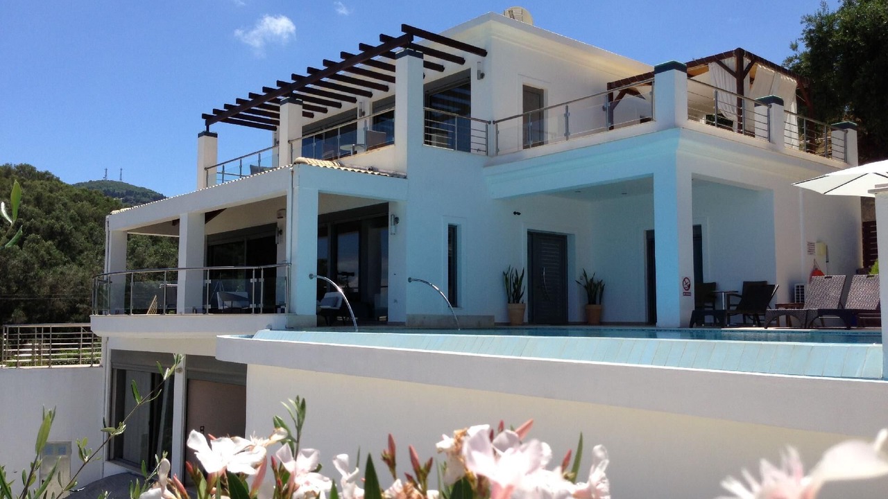 Photo of Outdoor in Notos