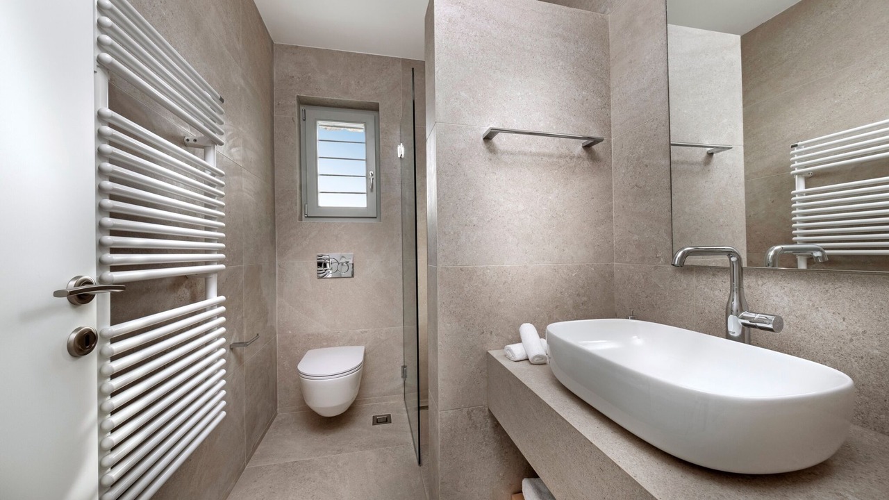 Photo of Bathroom in Plintri
