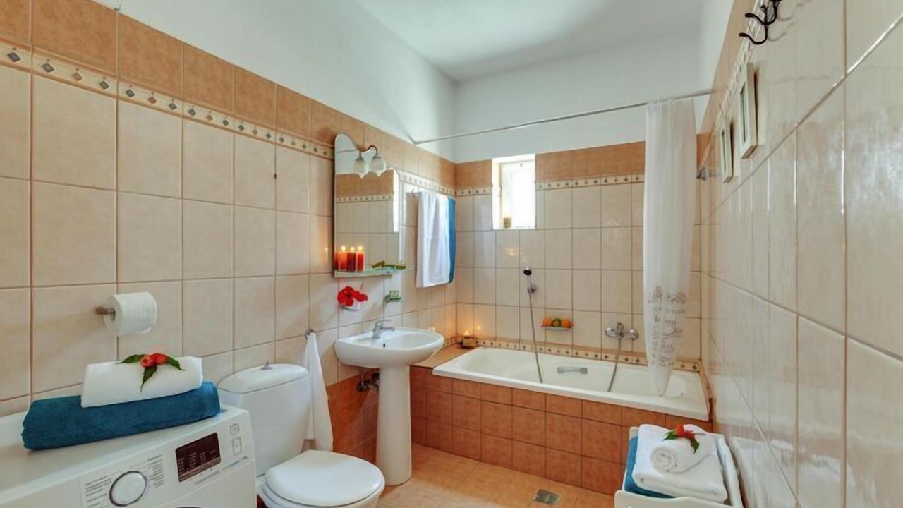 Photo of Bathroom in Kavallos