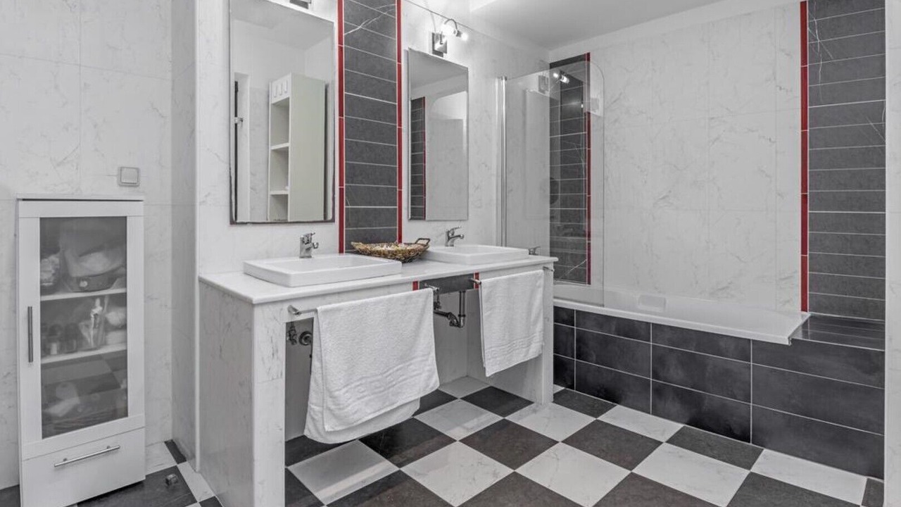 Photo of Bathroom in Petaloudes