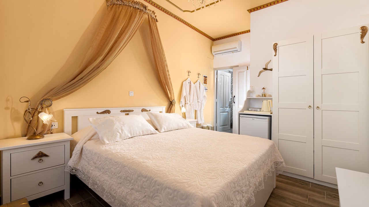Photo of Bedroom in Symi