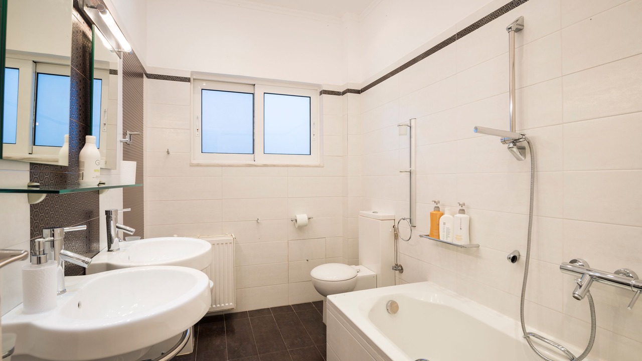Photo of Bathroom in Kato Galatas