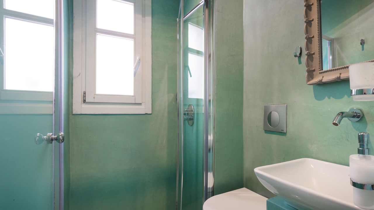 Photo of Bathroom in Paleopolis