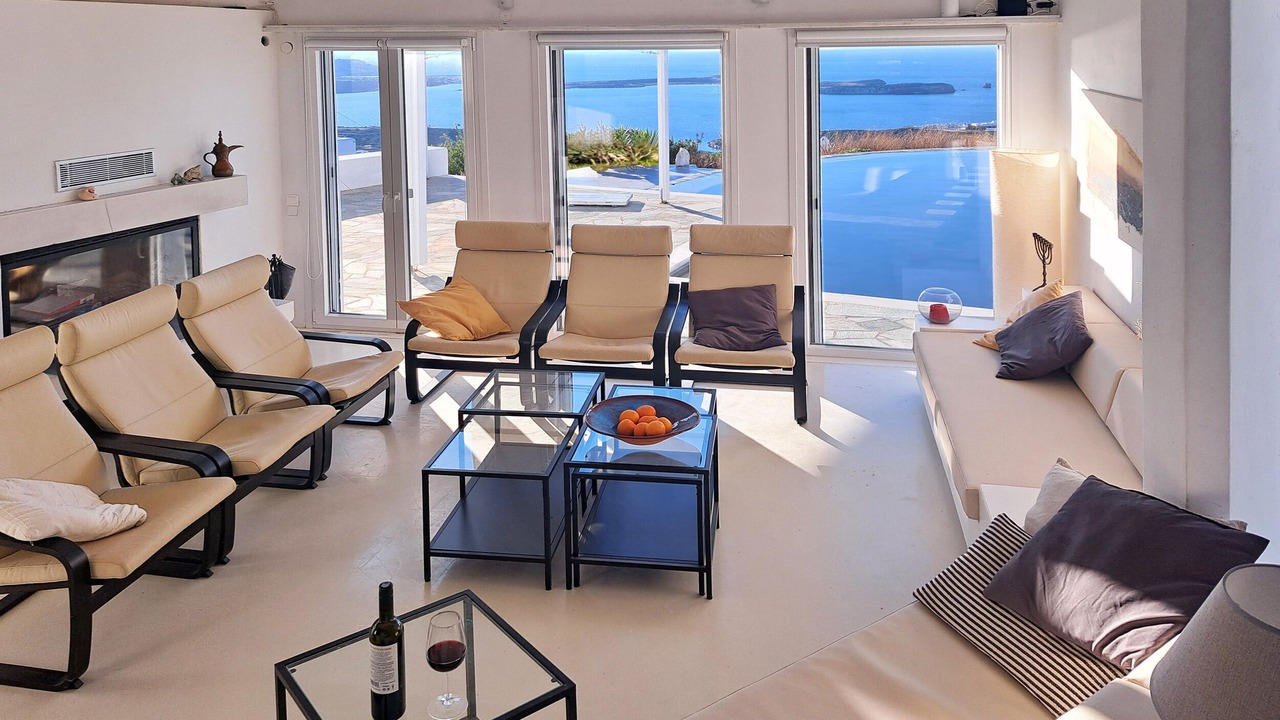 Photo of Livingroom in Nea Cryssi Akti