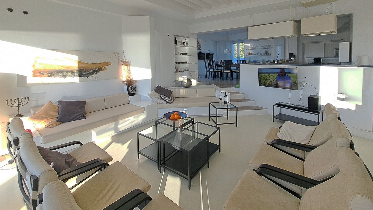 Photo of Livingroom in Nea Cryssi Akti