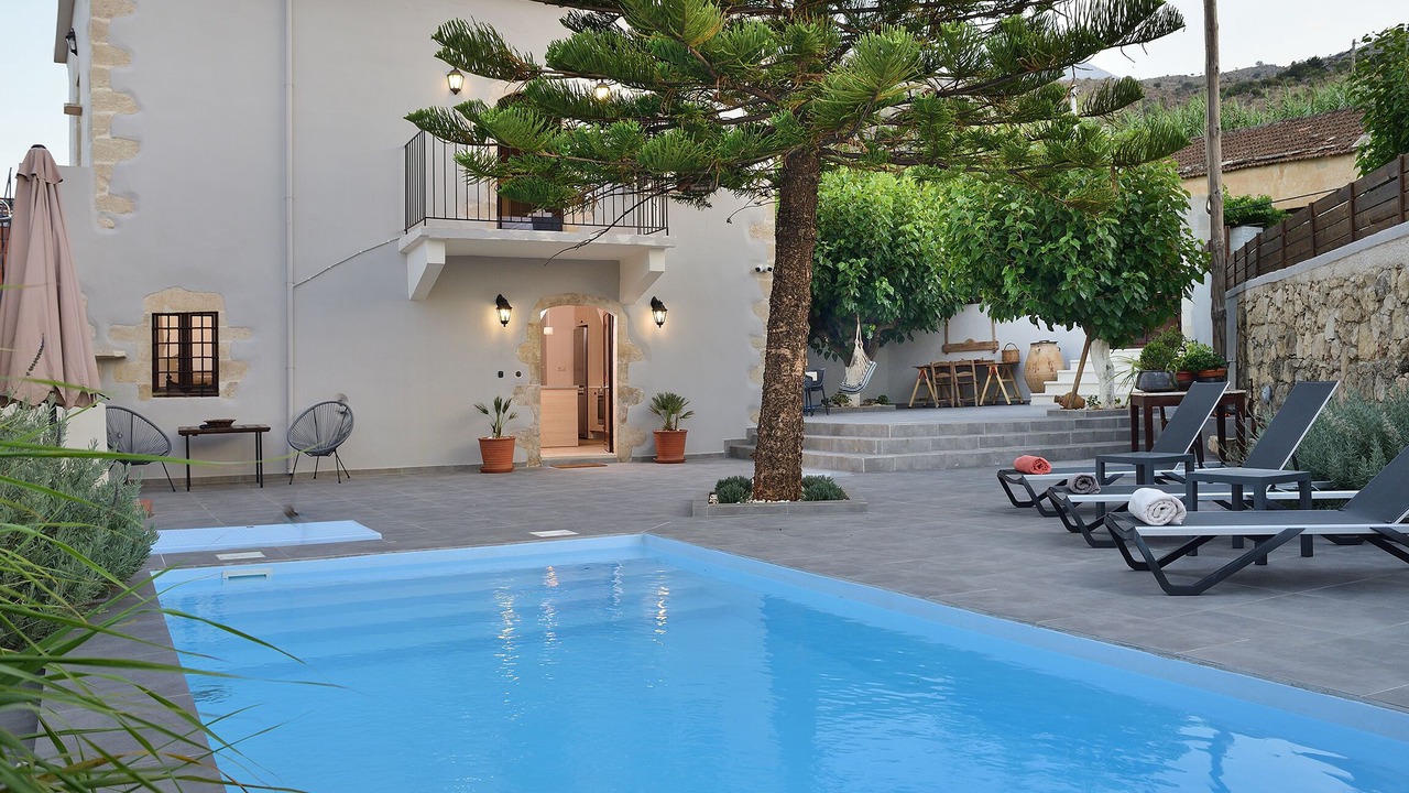 Photo of Outdoor in Tzitzifes