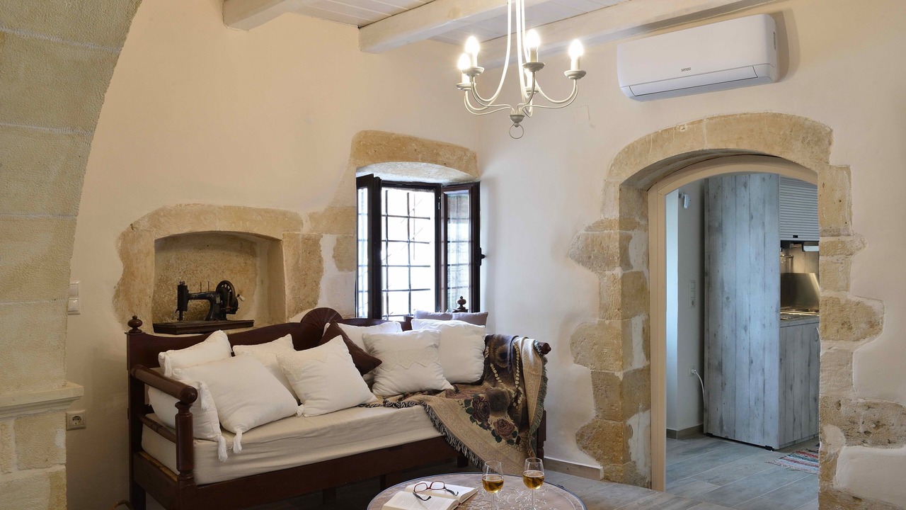 Photo of Livingroom in Tzitzifes