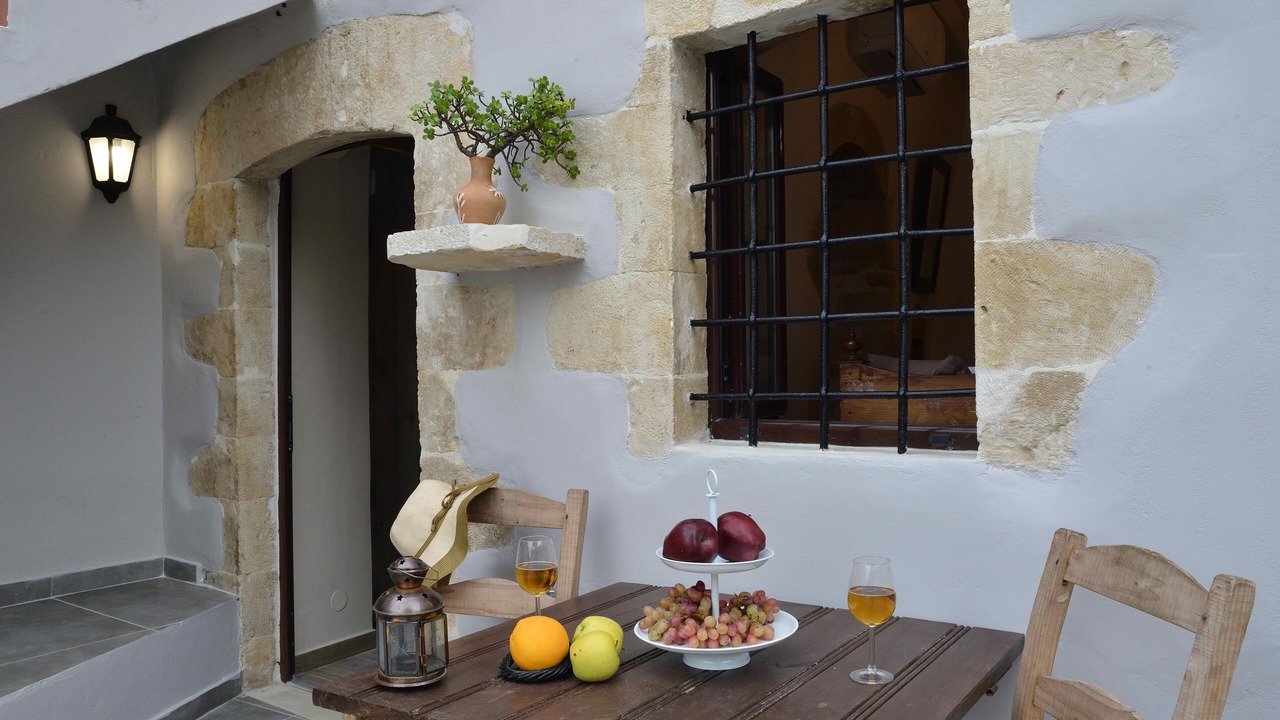 Photo of Outdoor in Tzitzifes