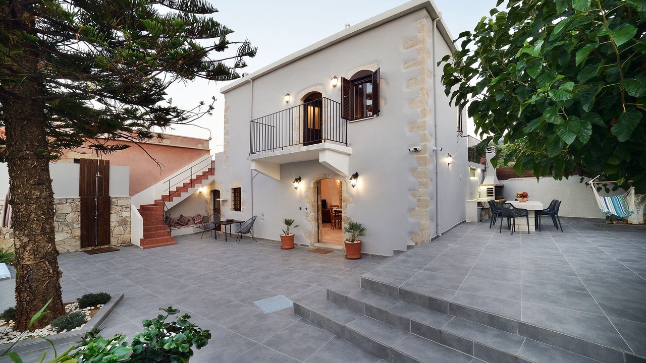 Photo of Outdoor in Tzitzifes