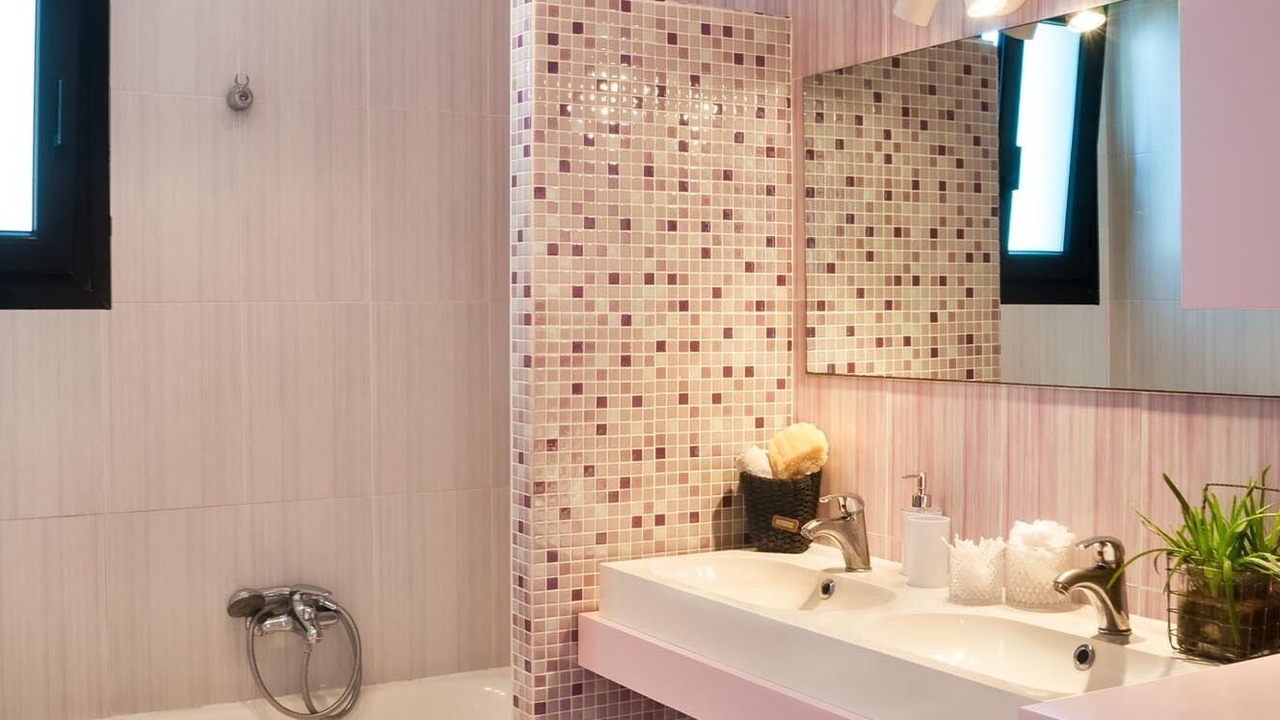 Photo of Bathroom in Asgourou