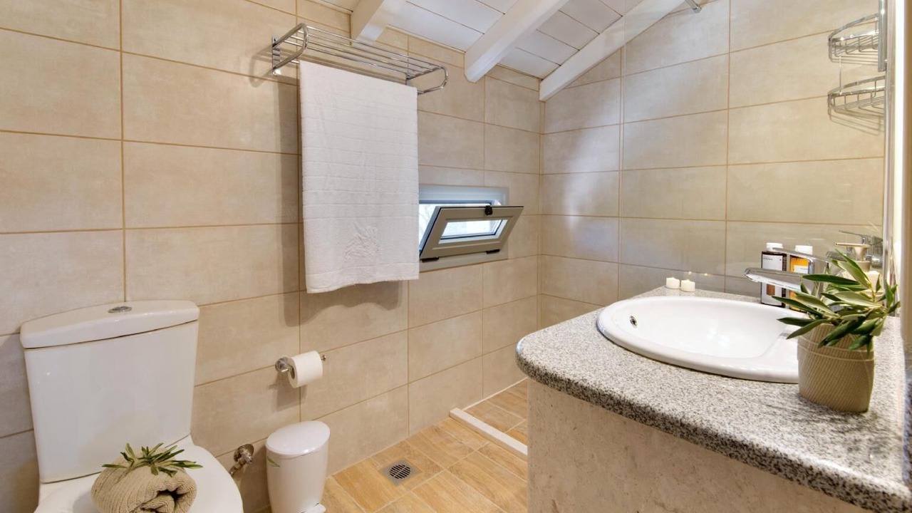 Photo of Bathroom in Lakka