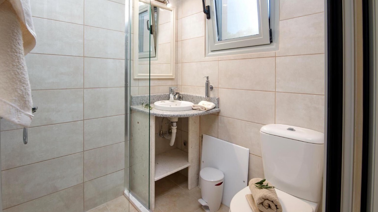 Photo of Bathroom in Lakka