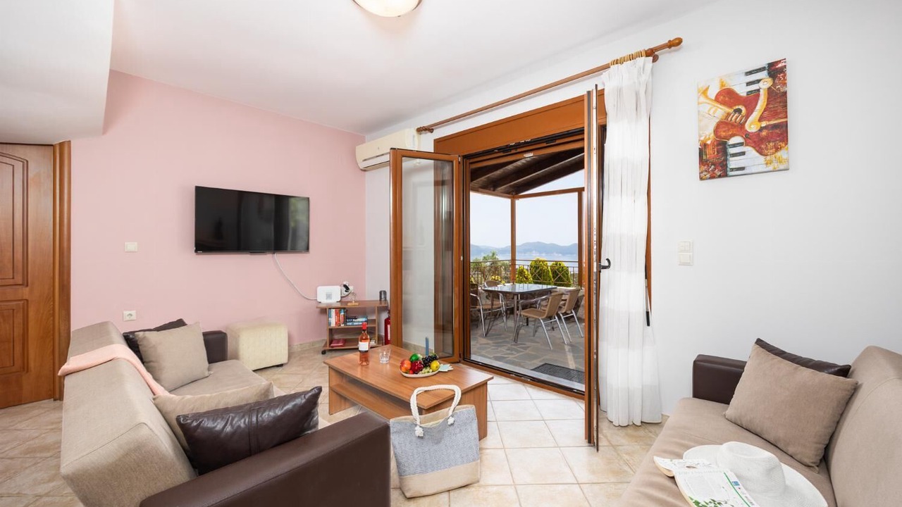 Photo of Livingroom in Mesovounia