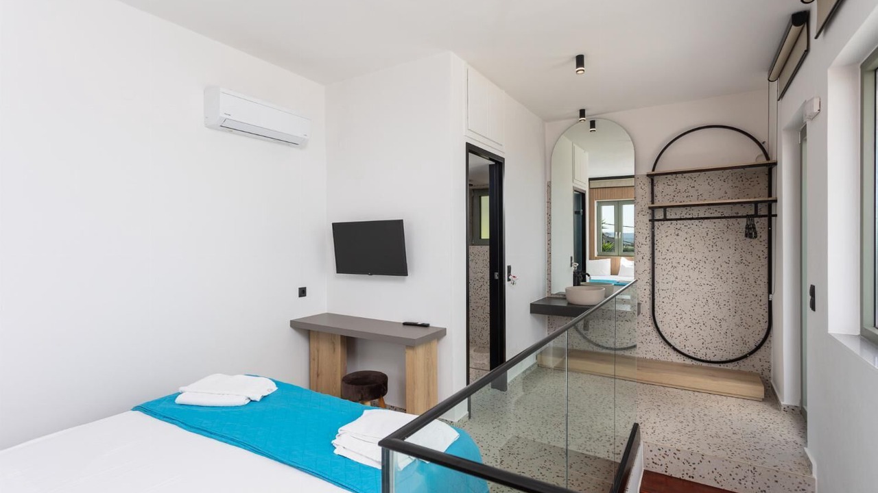 Photo of Bathroom in Maroulas