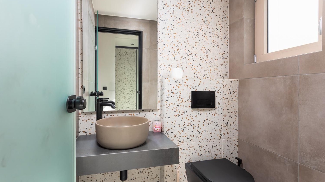 Photo of Bathroom in Maroulas