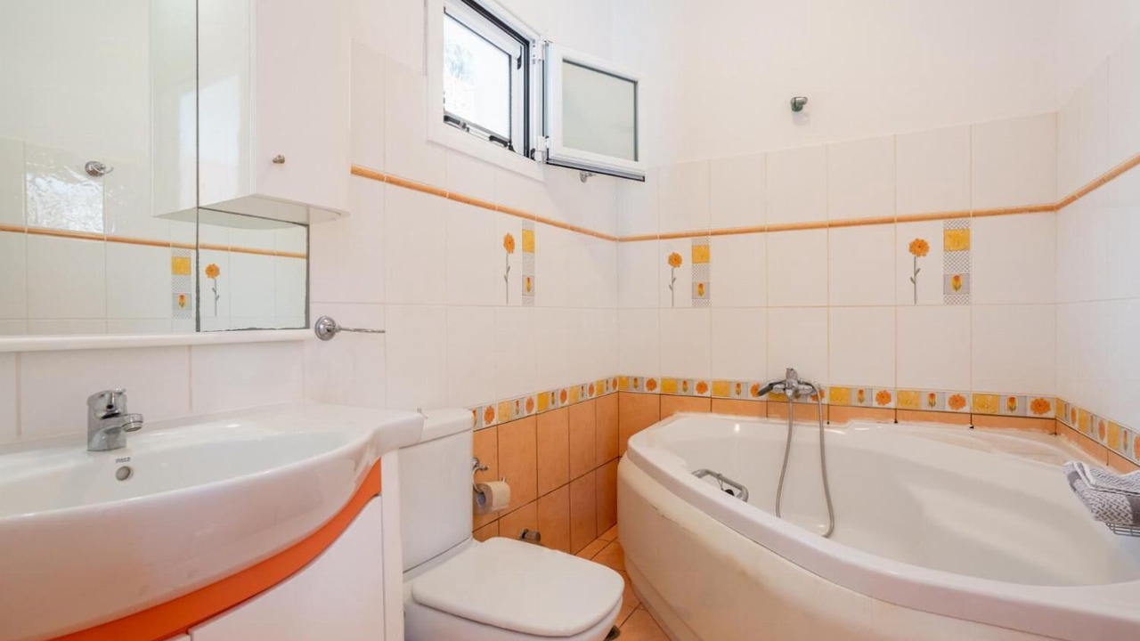Photo of Bathroom in Katavolos