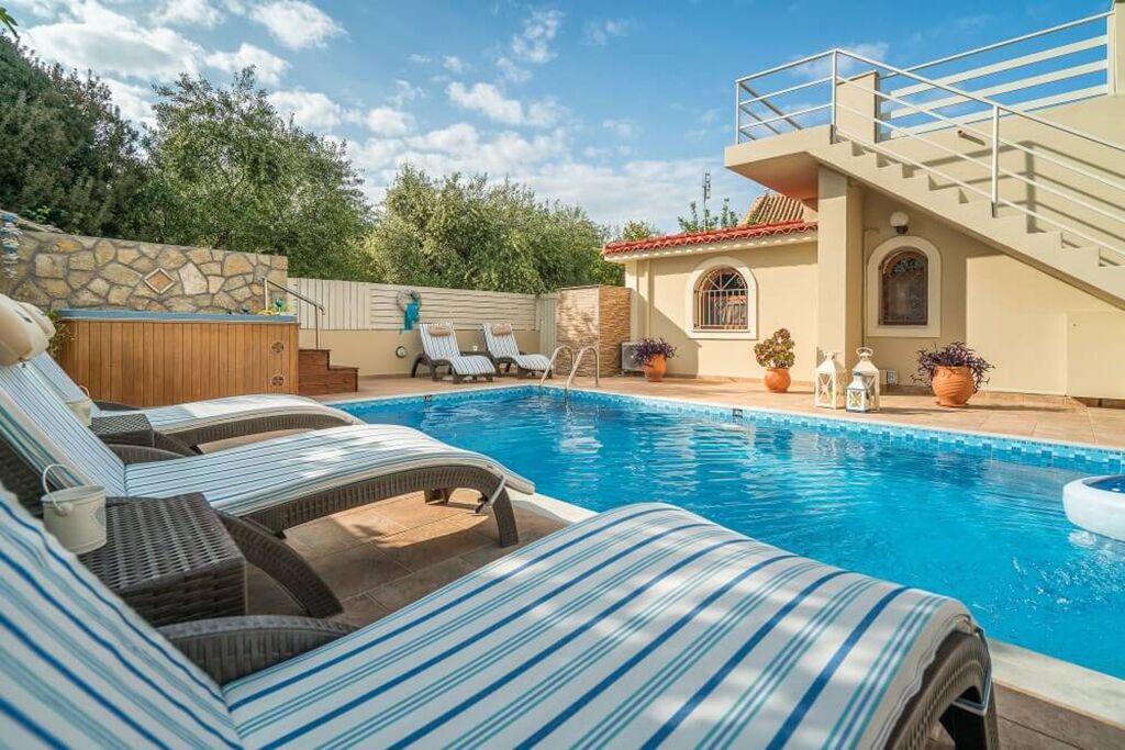 Photo of Outdoor in Neromilos