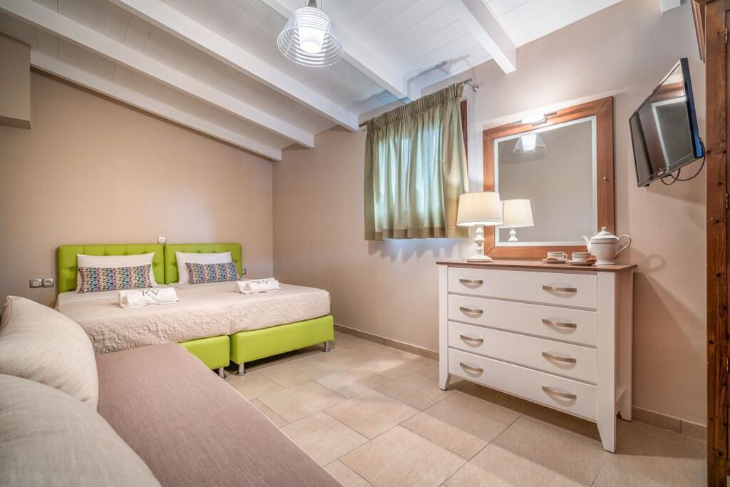 Photo of Bedroom in Neromilos