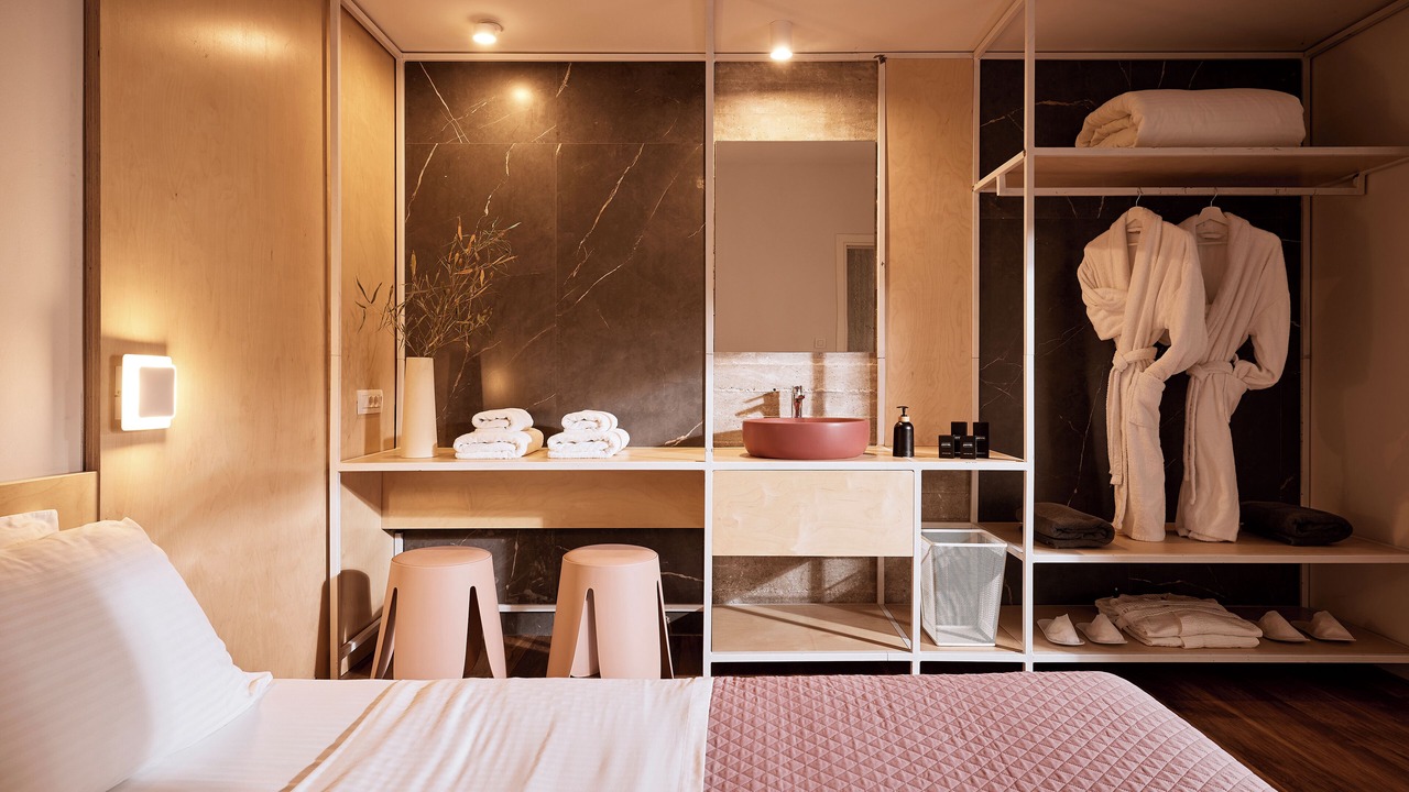 Photo of Bedroom in Alikianos