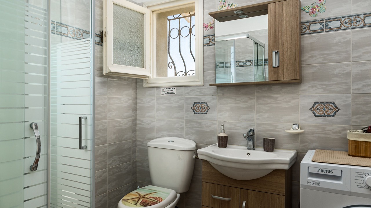 Photo of Bathroom in Pirgi