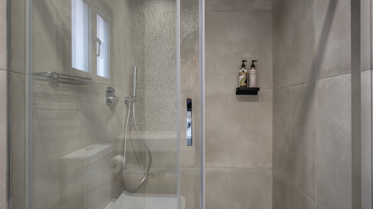 Photo of Bathroom in Mets