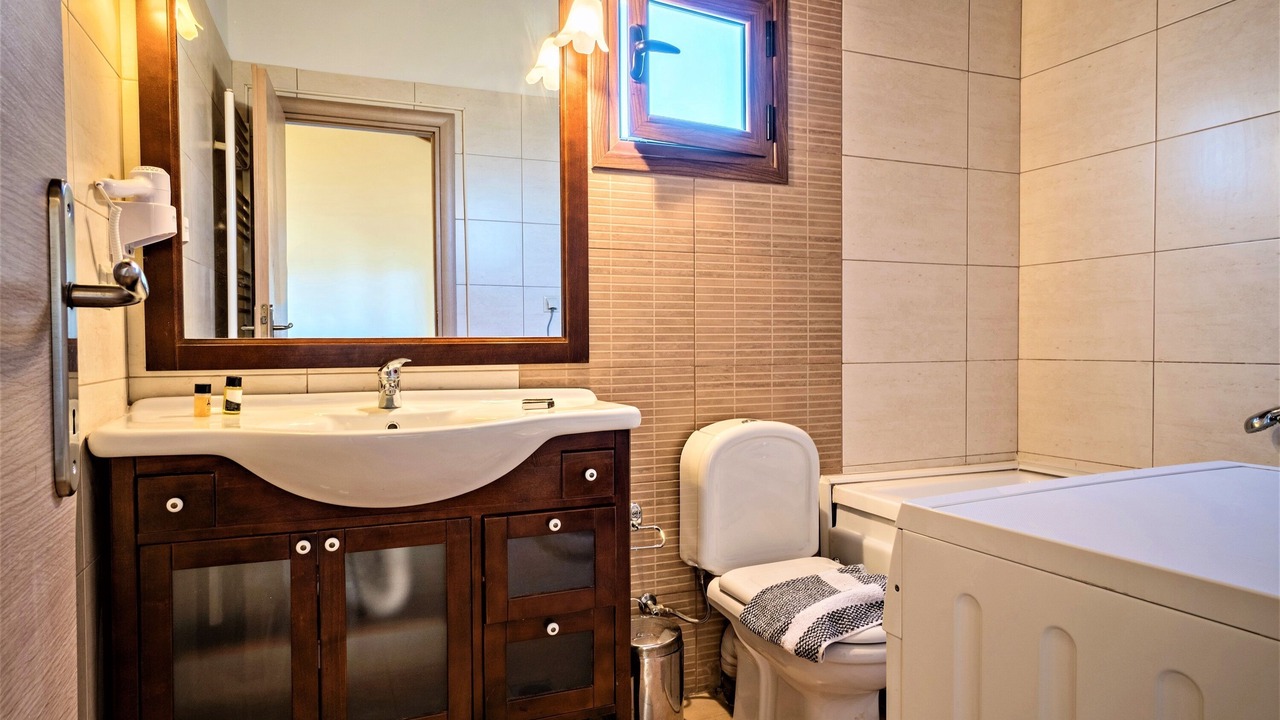 Photo of Bathroom in Kaloniktis