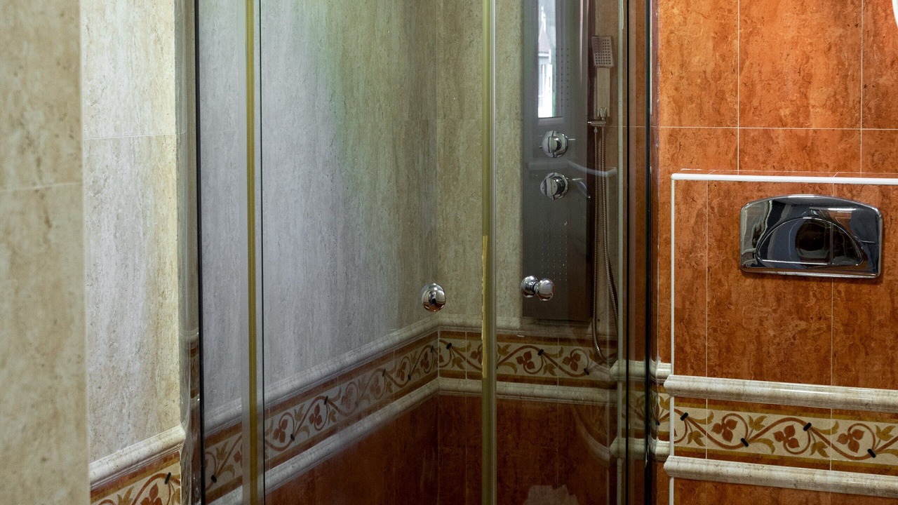 Photo of Bathroom in Pella Region