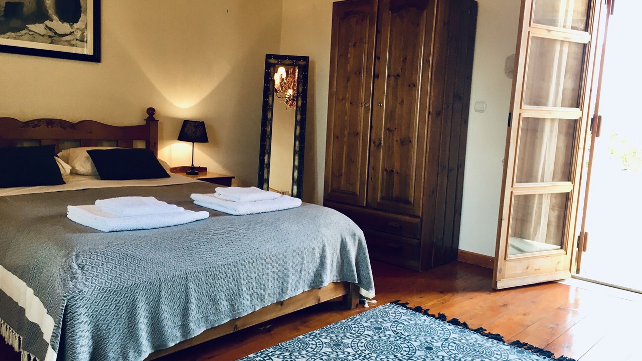 Photo of Bedroom in Samonas