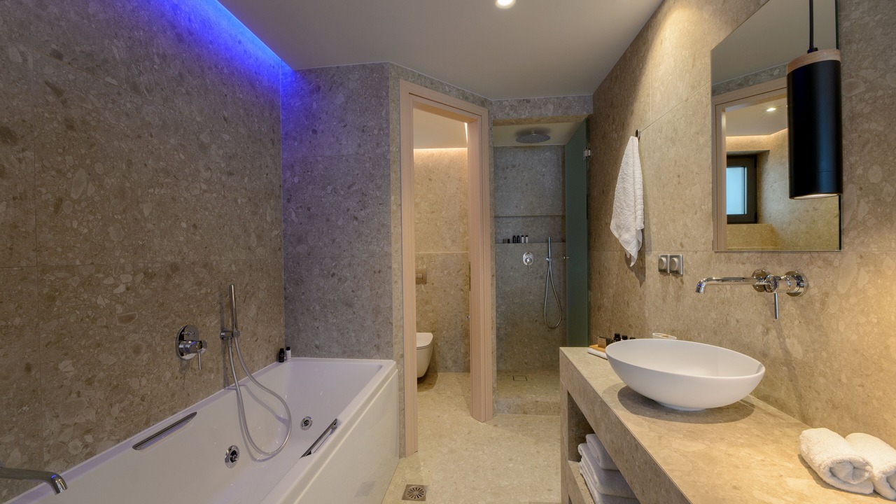 Photo of Bathroom in Nea Smirni