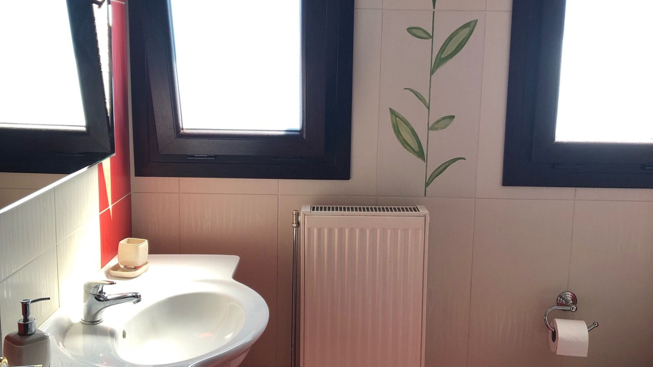 Photo of Bathroom in Pigadhakia