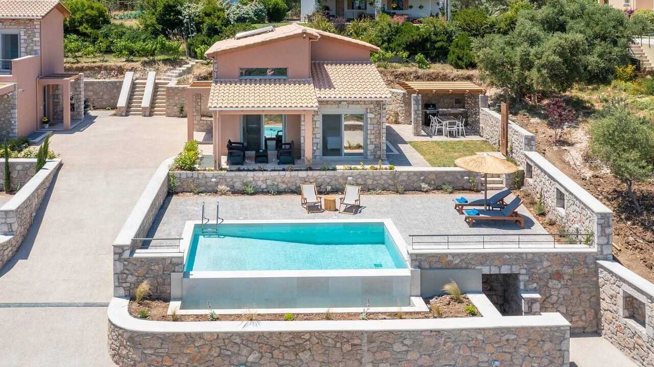 Photo of Outdoor in Apolpaina