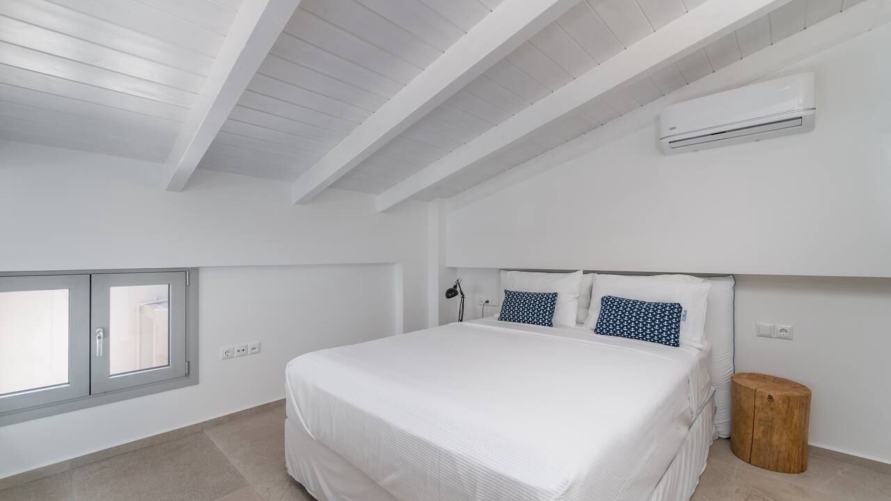 Photo of Bedroom in Apolpaina