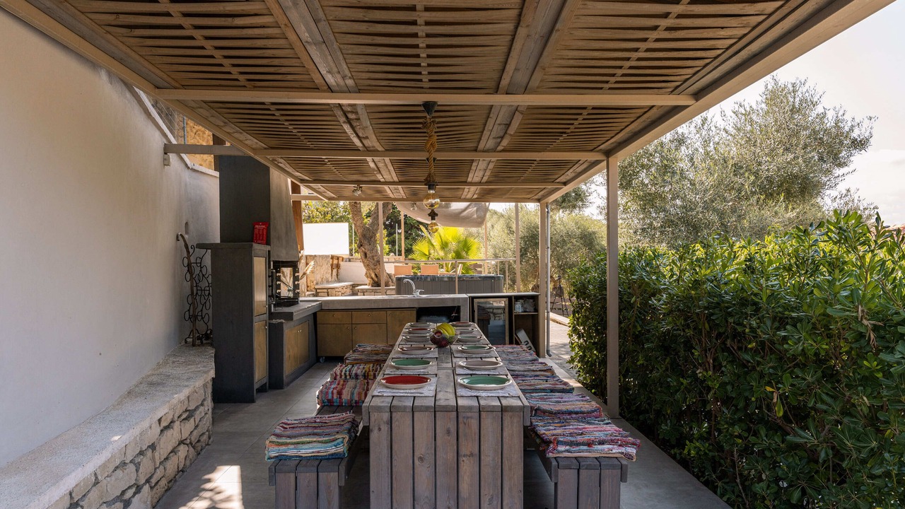 Photo of Outdoor in Monopari