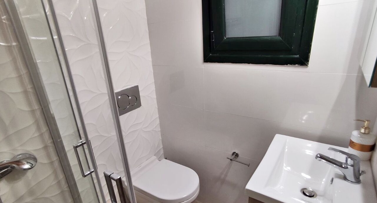 Photo of Bathroom in Longos