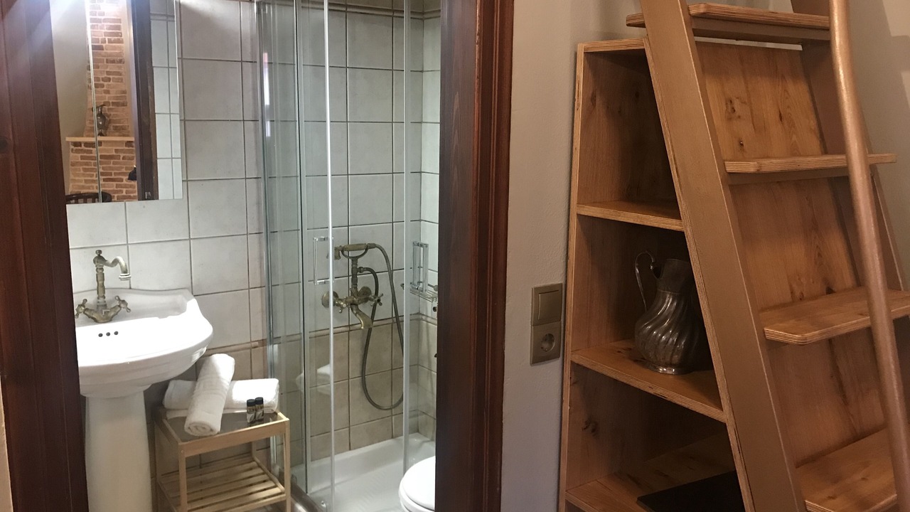 Photo of Bathroom in Halepa