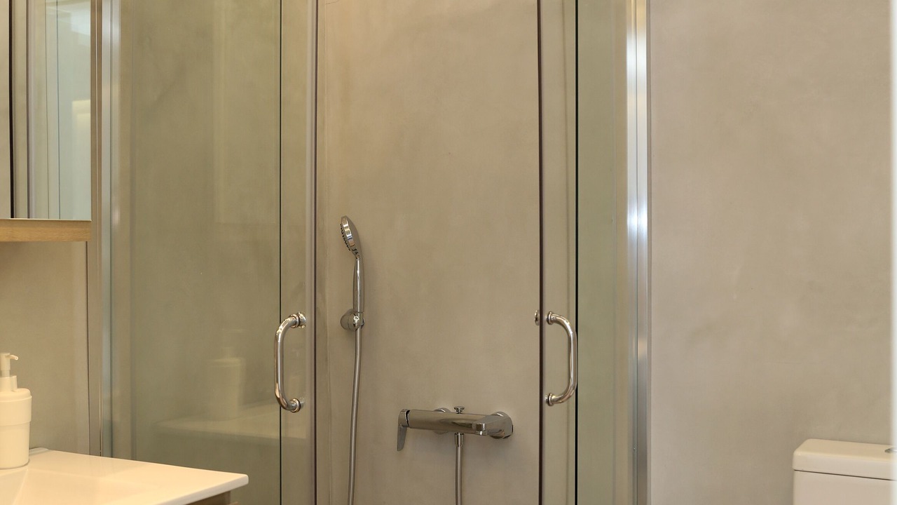 Photo of Bathroom in Paleopolis
