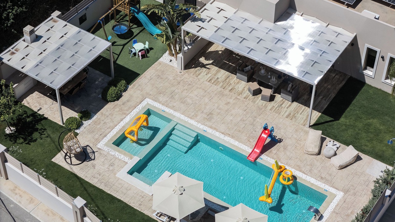 Photo of Outdoor in Perama