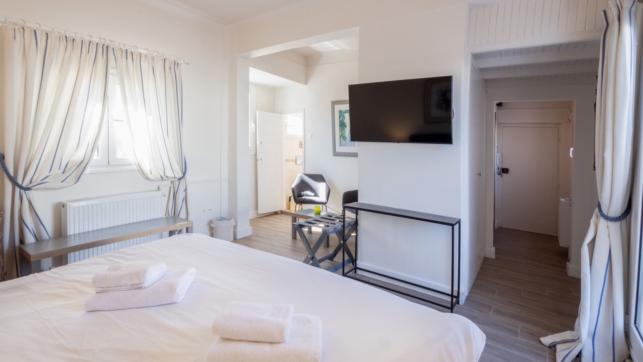 Photo of Bedroom in Plaka